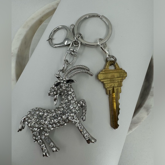 2/$20 Big Sparkly Ibex Mountain Goat Keychain - Picture 7 of 8